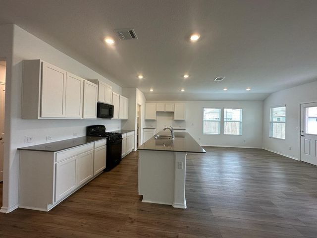 100 River Rise RD, Kyle, TX 78640
