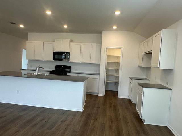 100 River Rise RD, Kyle, TX 78640