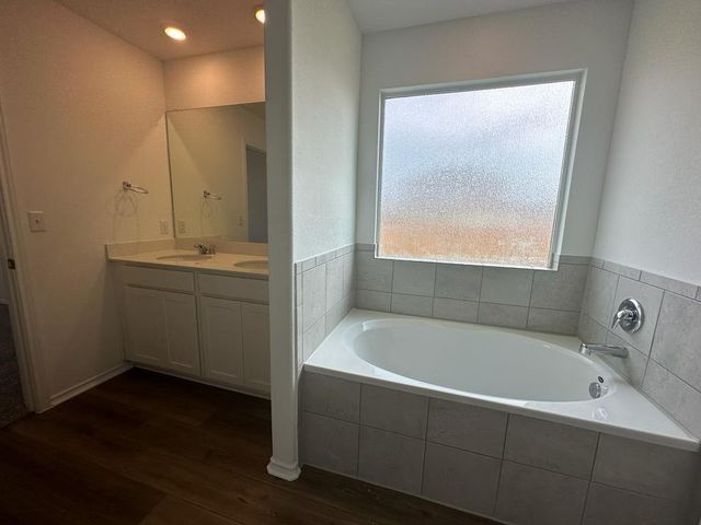 100 River Rise RD, Kyle, TX 78640