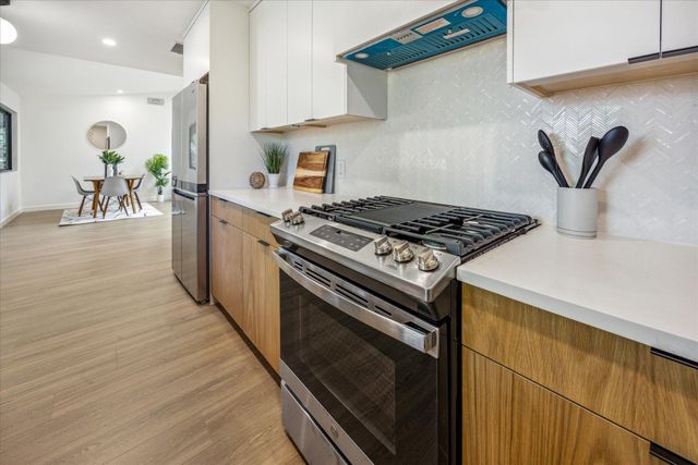6411 Sandshof DR, Austin, TX 78724