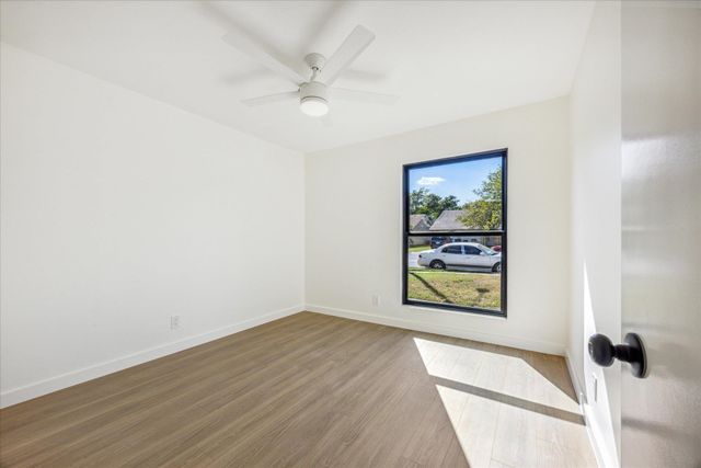 6411 Sandshof DR, Austin, TX 78724