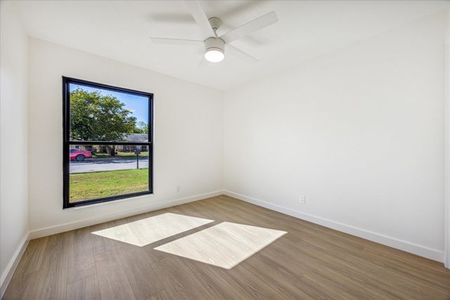 6411 Sandshof DR, Austin, TX 78724