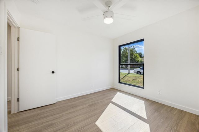 6411 Sandshof DR, Austin, TX 78724