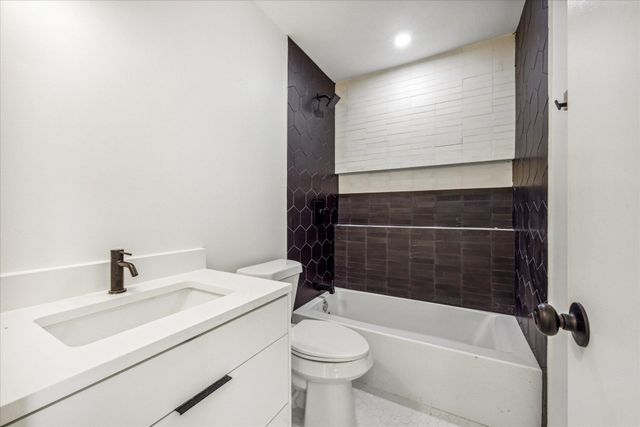6411 Sandshof DR, Austin, TX 78724