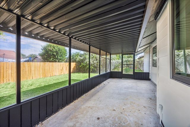 6411 Sandshof DR, Austin, TX 78724
