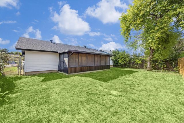 6411 Sandshof DR, Austin, TX 78724