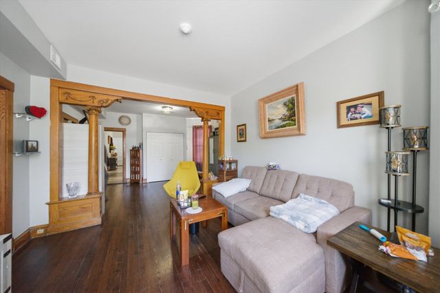 5117 N Western Avenue, Chicago, IL 60625