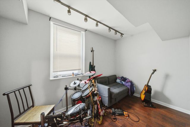5117 N Western Avenue, Chicago, IL 60625