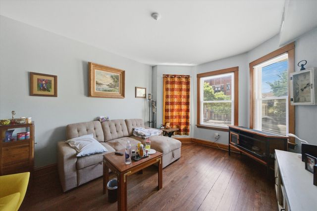 5117 N Western Avenue, Chicago, IL 60625