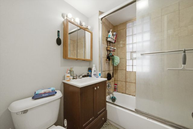 5117 N Western Avenue, Chicago, IL 60625
