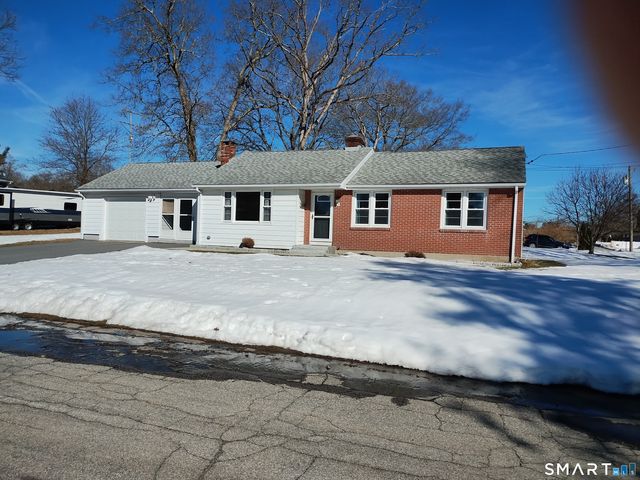 21 Emond Street, Putnam, CT 06260