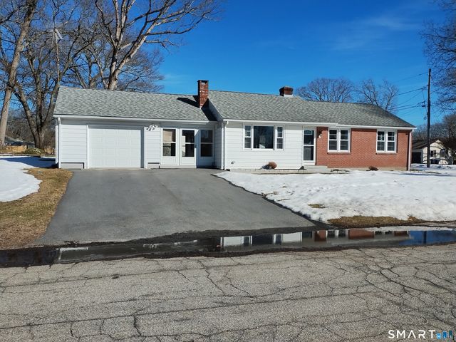 21 Emond Street, Putnam, CT 06260