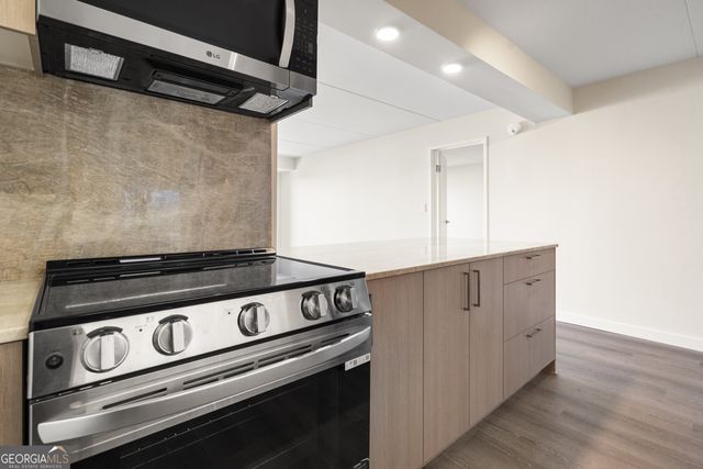 2460 Peachtree Road NE 1409, Atlanta, GA 30305