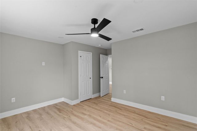 820 18th Avenue N, Texas City, TX 77590