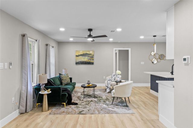 820 18th Avenue N, Texas City, TX 77590