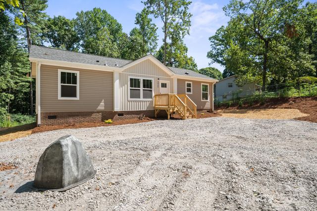 3045 8th Avenue SE, Conover, NC 28613