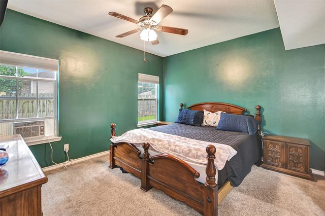 12511 Gulf Coast Dr, Willis, TX 77378