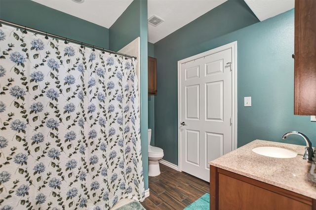 12511 Gulf Coast Dr, Willis, TX 77378