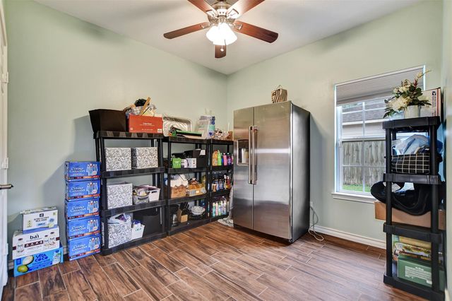 12511 Gulf Coast Dr, Willis, TX 77378