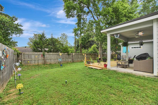 12511 Gulf Coast Dr, Willis, TX 77378