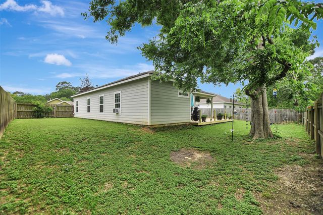 12511 Gulf Coast Dr, Willis, TX 77378