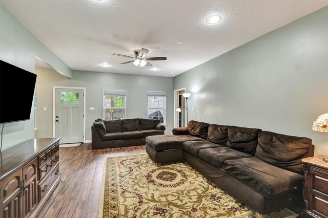 12511 Gulf Coast Dr, Willis, TX 77378