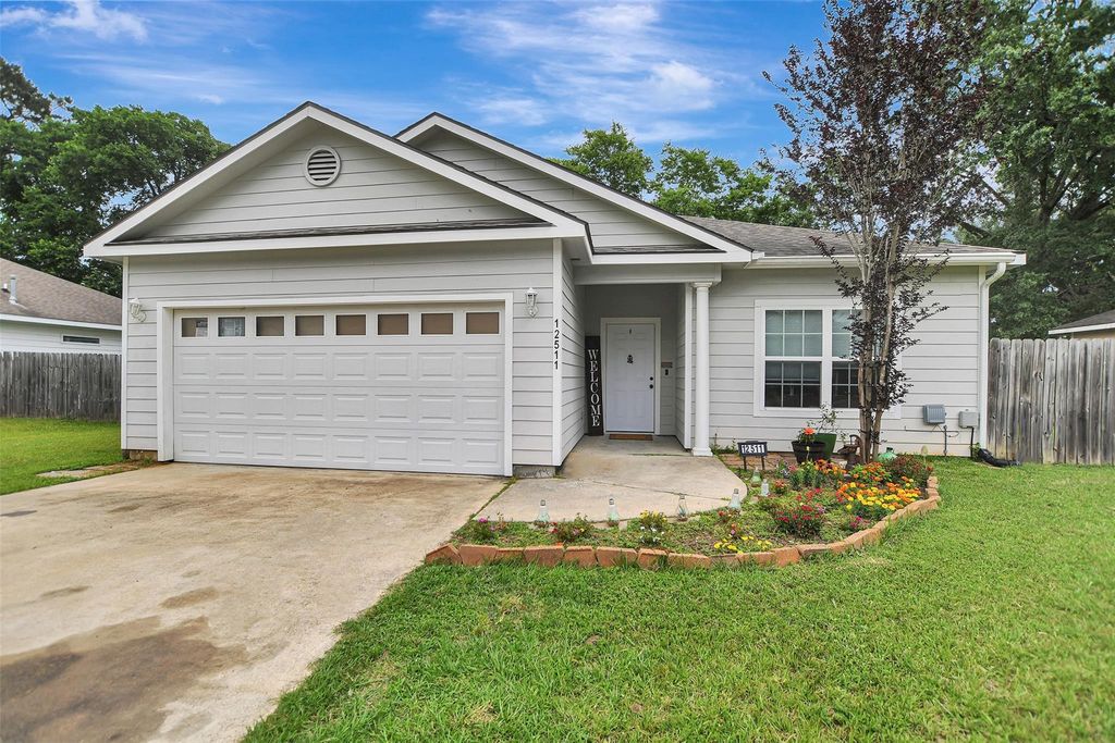 12511 Gulf Coast Dr, Willis, TX 77378