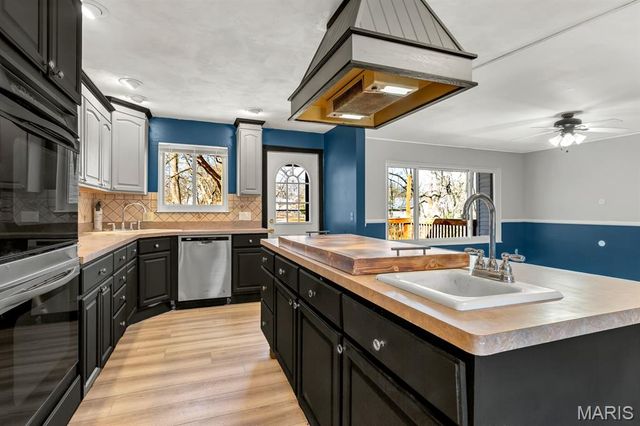 208 Corral Trail, Ellisville, MO 63011