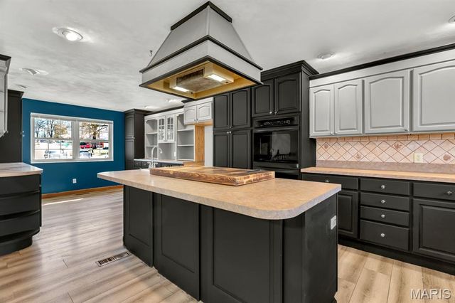 208 Corral Trail, Ellisville, MO 63011