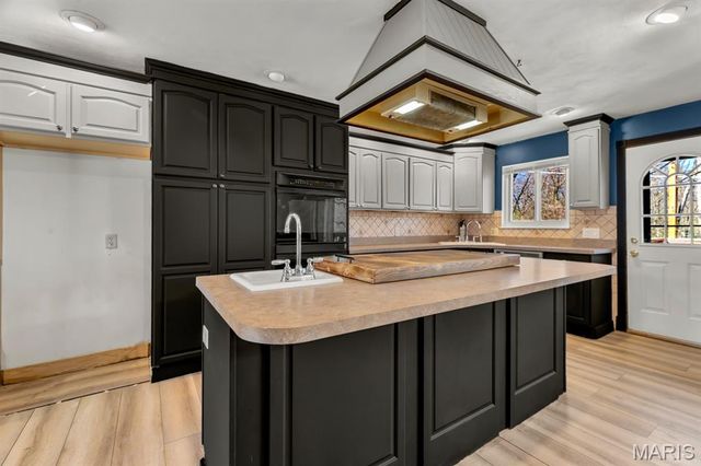 208 Corral Trail, Ellisville, MO 63011