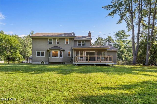 6 Pinecrest Drive, Bethlehem, NY 12159