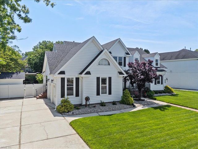 737 Sand Willow DR, Chesapeake, VA 23320