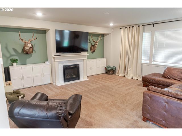 37413 COHO St, Sandy, OR 97055