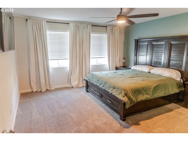 37413 COHO St, Sandy, OR 97055