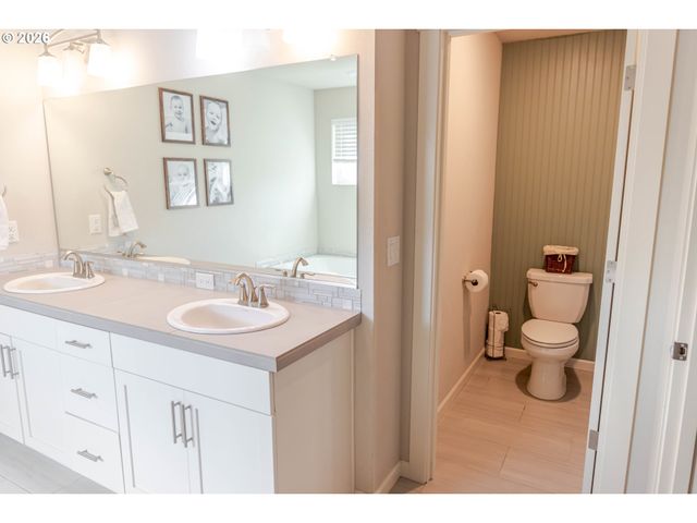 37413 COHO St, Sandy, OR 97055