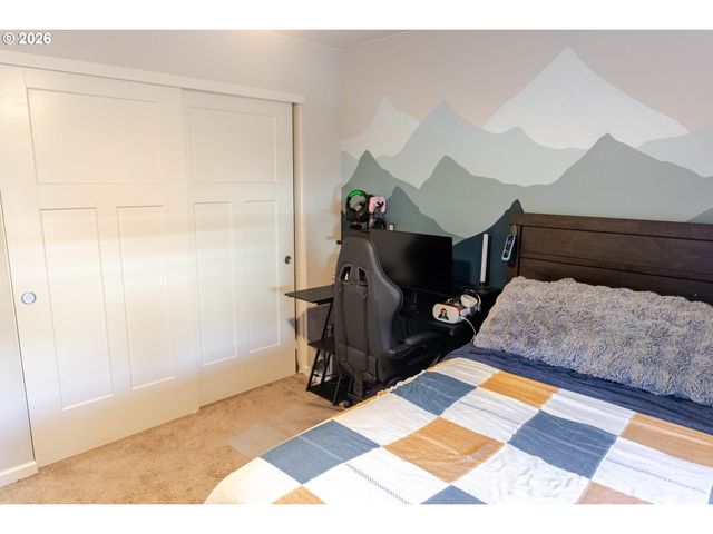 37413 COHO St, Sandy, OR 97055