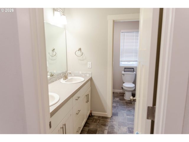 37413 COHO St, Sandy, OR 97055