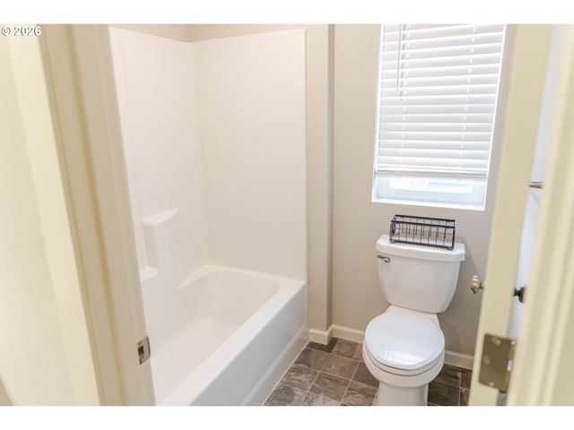 37413 COHO St, Sandy, OR 97055