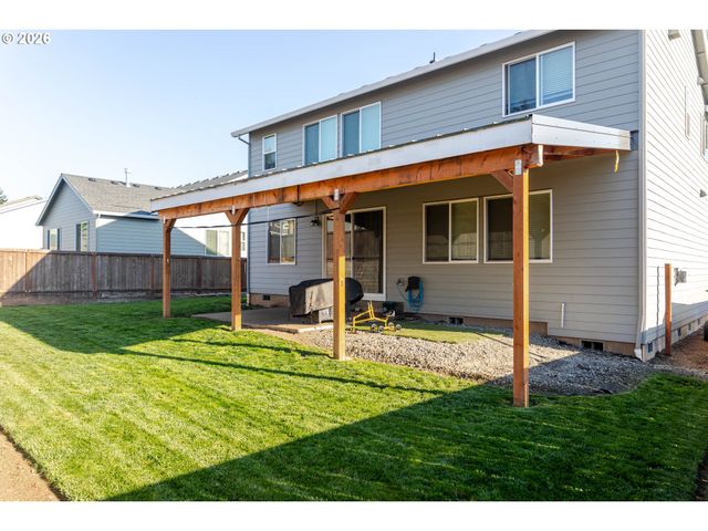 37413 COHO St, Sandy, OR 97055
