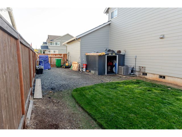37413 COHO St, Sandy, OR 97055