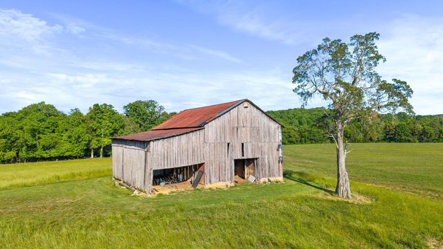 444 County Road 782, Etowah, TN 37331