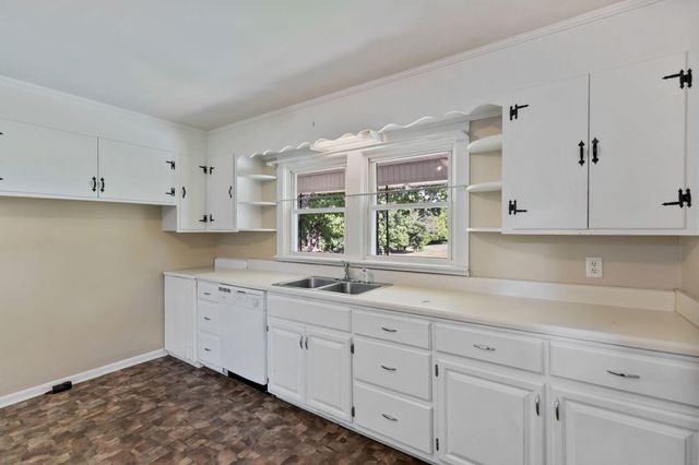444 County Road 782, Etowah, TN 37331