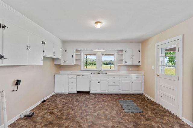 444 County Road 782, Etowah, TN 37331