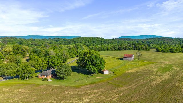 444 County Road 782, Etowah, TN 37331