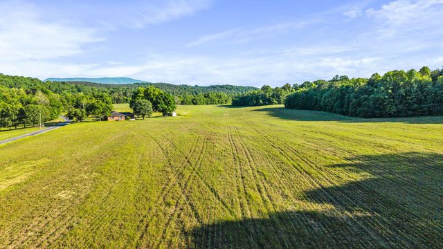 444 County Road 782, Etowah, TN 37331