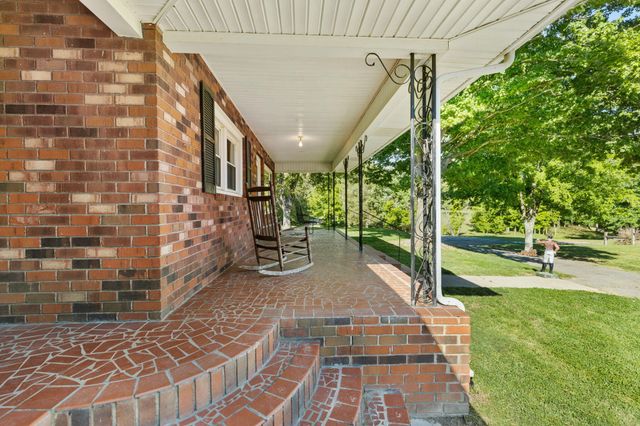 444 County Road 782, Etowah, TN 37331