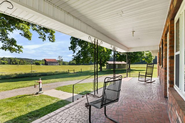 444 County Road 782, Etowah, TN 37331