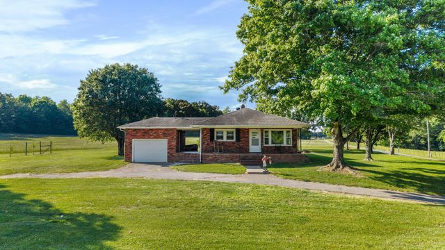 444 County Road 782, Etowah, TN 37331