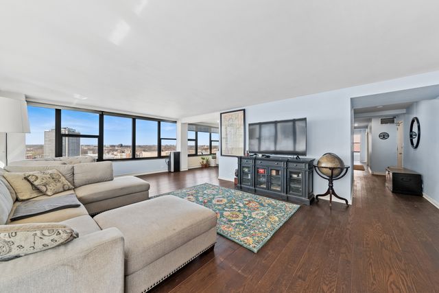 5801 N Sheridan Road 14A, Chicago, IL 60660