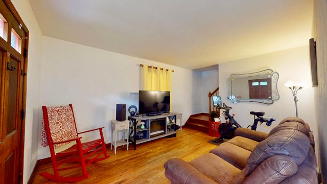 7335 Tapper Avenue, Hammond, IN 46324